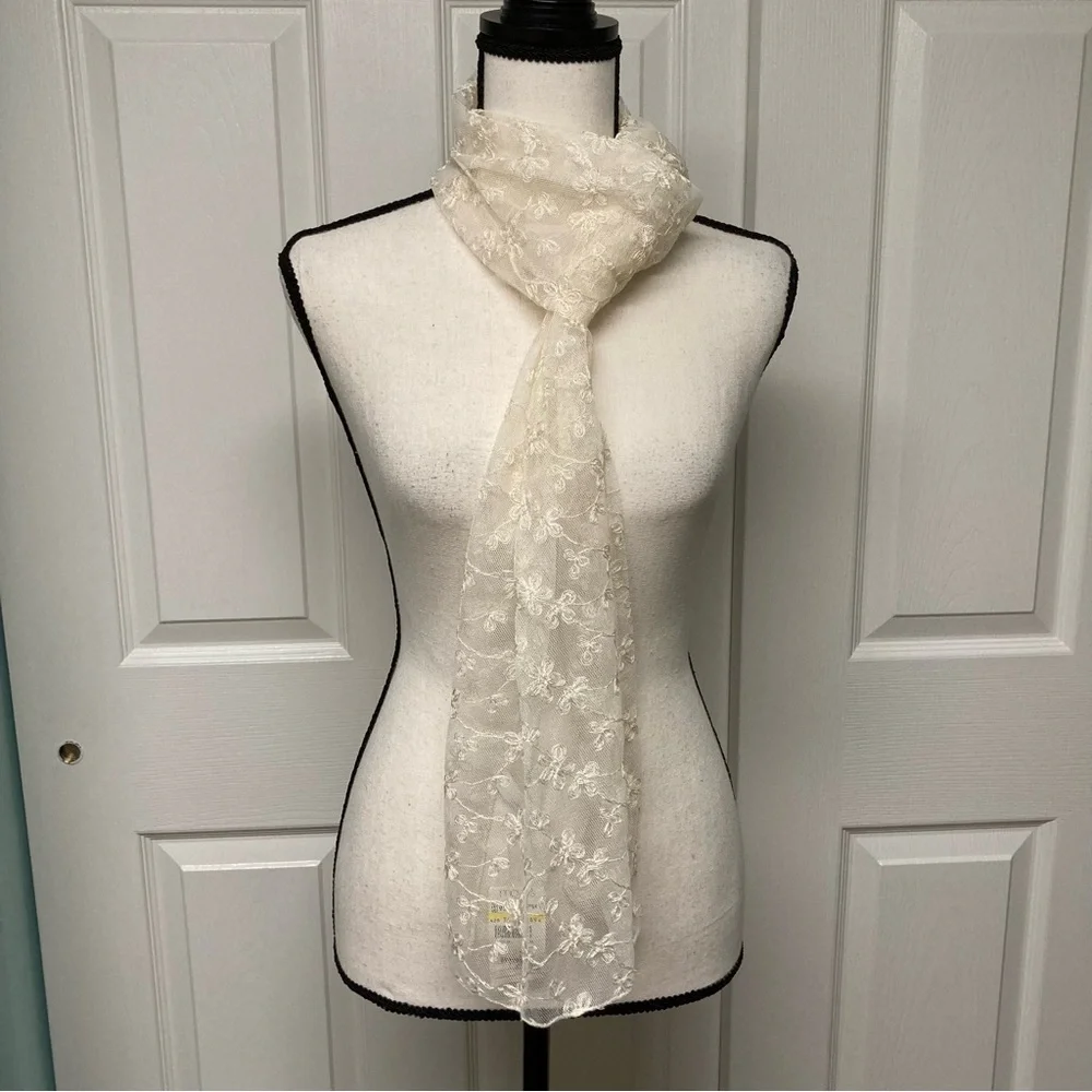 NWT 1980s Vintage Sheer Lace scarf. Cream colored. 55x12.5 inches